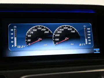 MERCEDES-BENZ G 400 d AMG-Line  PANO MASSAGE AHK 360…