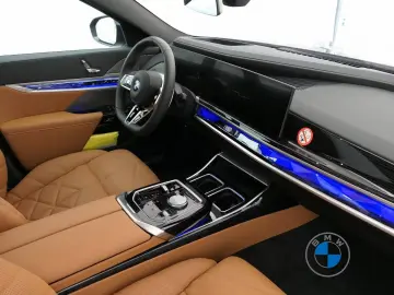 BMW 740d xDrive M Sport Pro 21  Sky Lounge