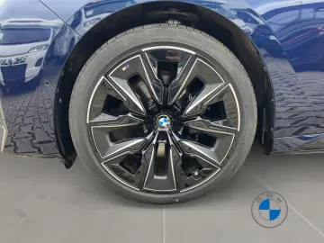 BMW 740d xDrive M Sport Pro 21  Sky Lounge