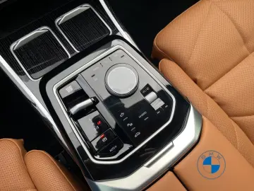 BMW 740d xDrive M Sport Pro 21  Sky Lounge