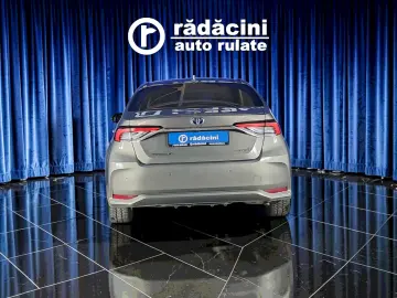 TOYOTA COROLLA DYNAMIC HYBRID HSE E-CVT 98CP 2022