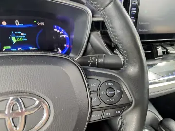 TOYOTA COROLLA DYNAMIC HYBRID HSE E-CVT 98CP 2022