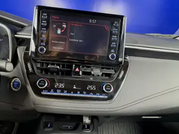 TOYOTA COROLLA DYNAMIC HYBRID HSE E-CVT 98CP 2022