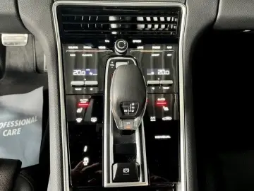 PORSCHE Panamera 4 E-Hybrid Platinum Edition InnoDrive