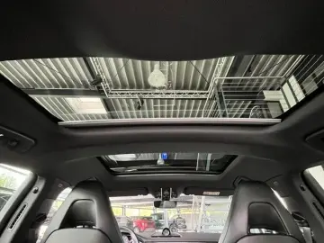 PORSCHE Panamera 4 E-Hybrid Platinum Edition InnoDrive