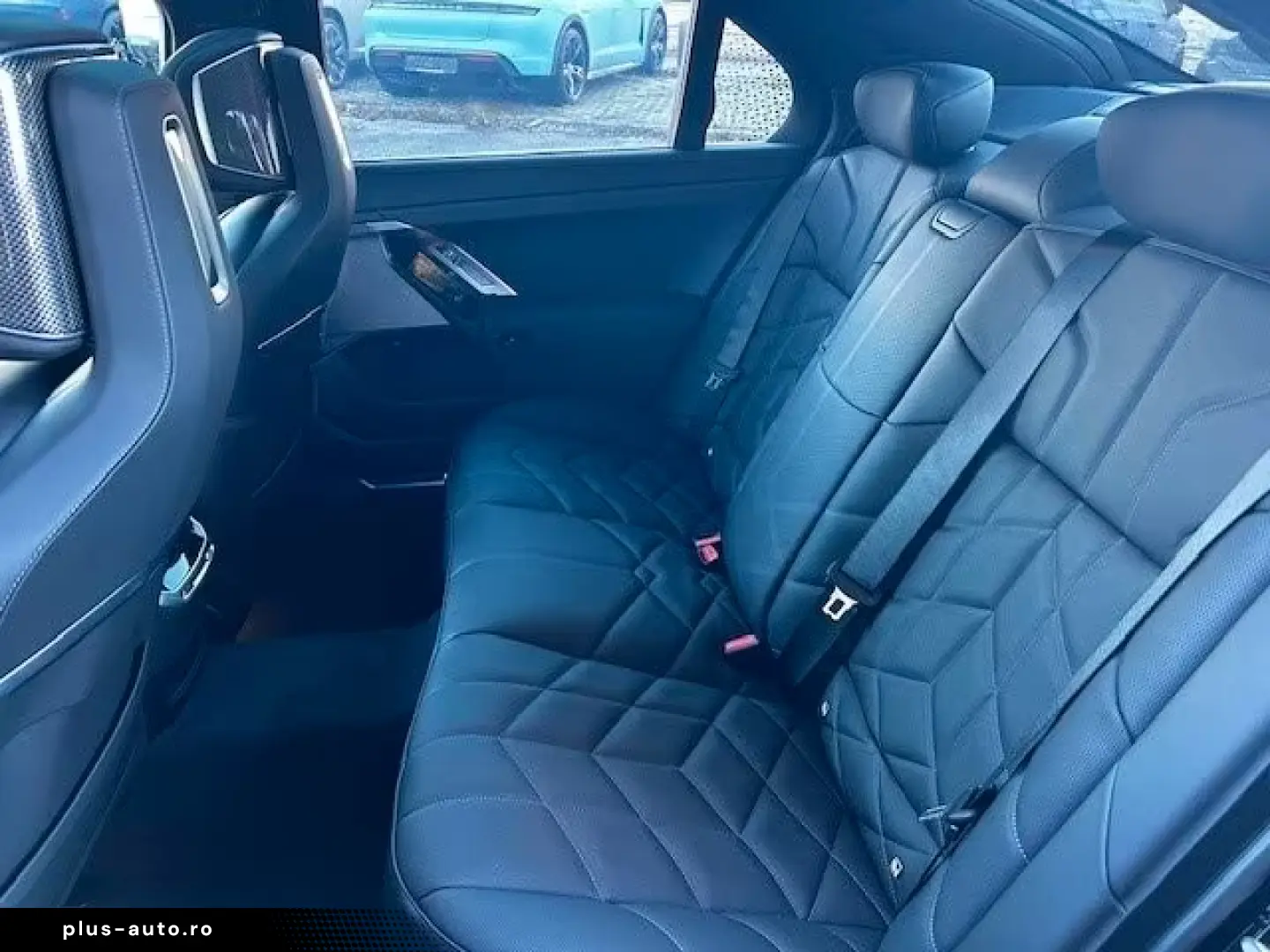 BMW 740d xDrive massage stand heating.  AHK Iconic