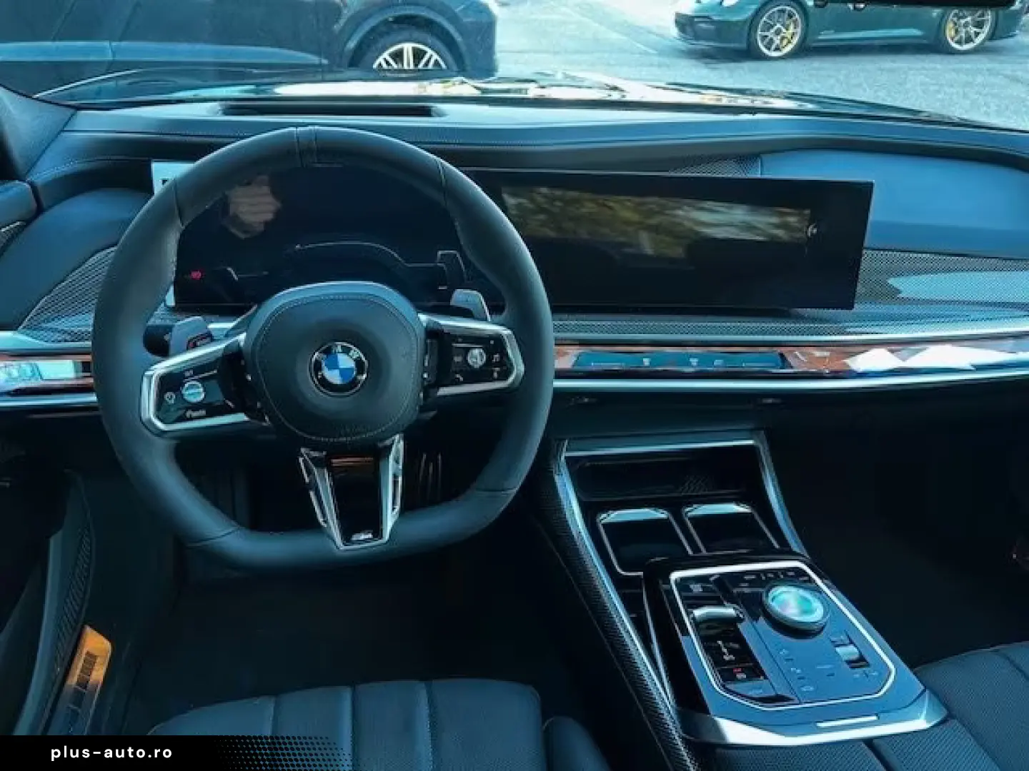 BMW 740d xDrive massage stand heating.  AHK Iconic