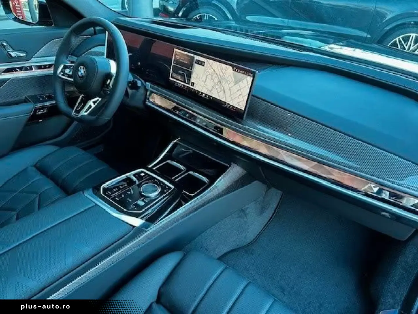 BMW 740d xDrive massage stand heating.  AHK Iconic