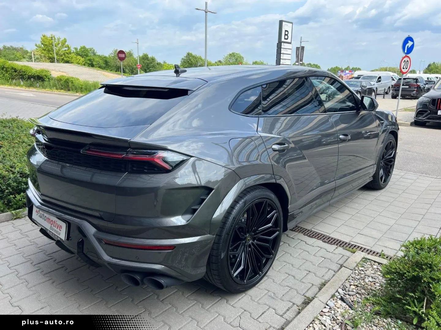 LAMBORGHINI URUS 4.0 V8 SE