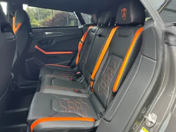 LAMBORGHINI URUS 4.0 V8 SE