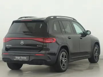 MERCEDES-BENZ EQB 300 4M AMG AHK Panorama PTS Kamera…