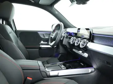 MERCEDES-BENZ EQB 300 4M AMG AHK Panorama PTS Kamera…