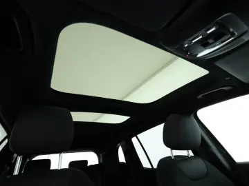 MERCEDES-BENZ EQB 300 4M AMG AHK Panorama PTS Kamera…