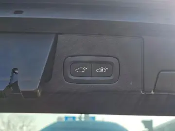 VOLVO T8 Ultimate Bright Recharge Plug-In Hybrid AWD
