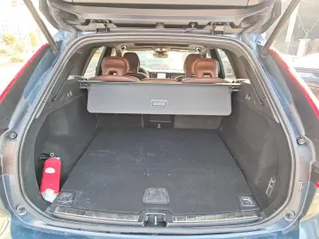 VOLVO T8 Ultimate Bright Recharge Plug-In Hybrid AWD