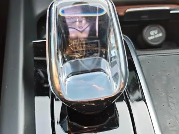VOLVO T8 Ultimate Bright Recharge Plug-In Hybrid AWD