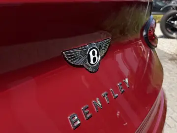 BENTLEY Bentayga V8 S  NAIM Carbon Styling