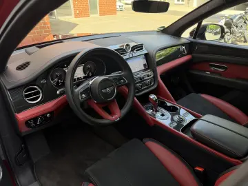 BENTLEY Bentayga V8 S  NAIM Carbon Styling