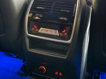 BMW XM 4.4 VOLL BOWERS&WILKINS 23  Soft-Close Massag