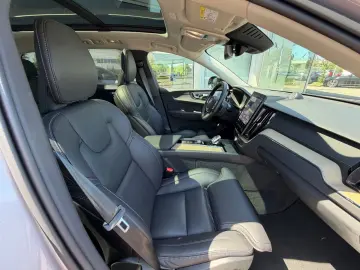 VOLVO XC 60 Ultra Dark T8