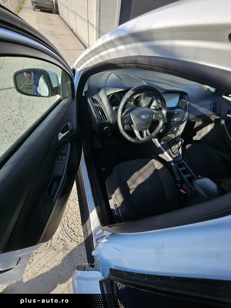 Ford focus 2015 . 1.0 benzina IN RATE FARA AVANS