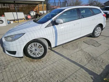 Ford focus 2015 . 1.0 benzina IN RATE FARA AVANS