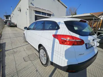 Ford focus 2015 . 1.0 benzina IN RATE FARA AVANS