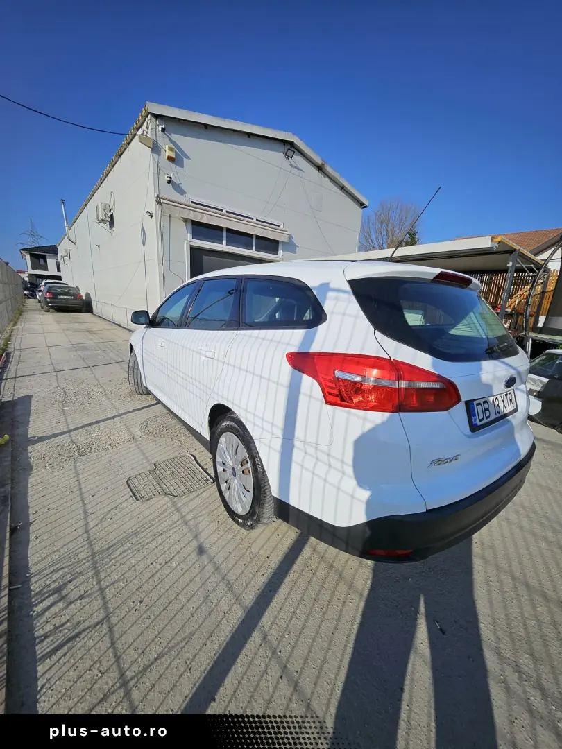 Ford focus 2015 . 1.0 benzina IN RATE FARA AVANS