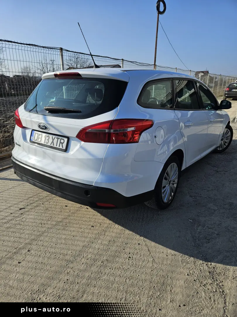 Ford focus 2015 . 1.0 benzina IN RATE FARA AVANS