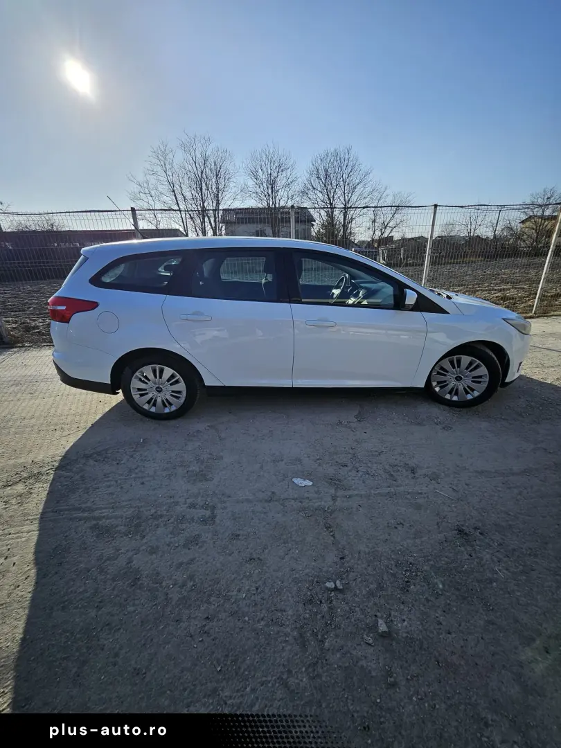 Ford focus 2015 . 1.0 benzina IN RATE FARA AVANS