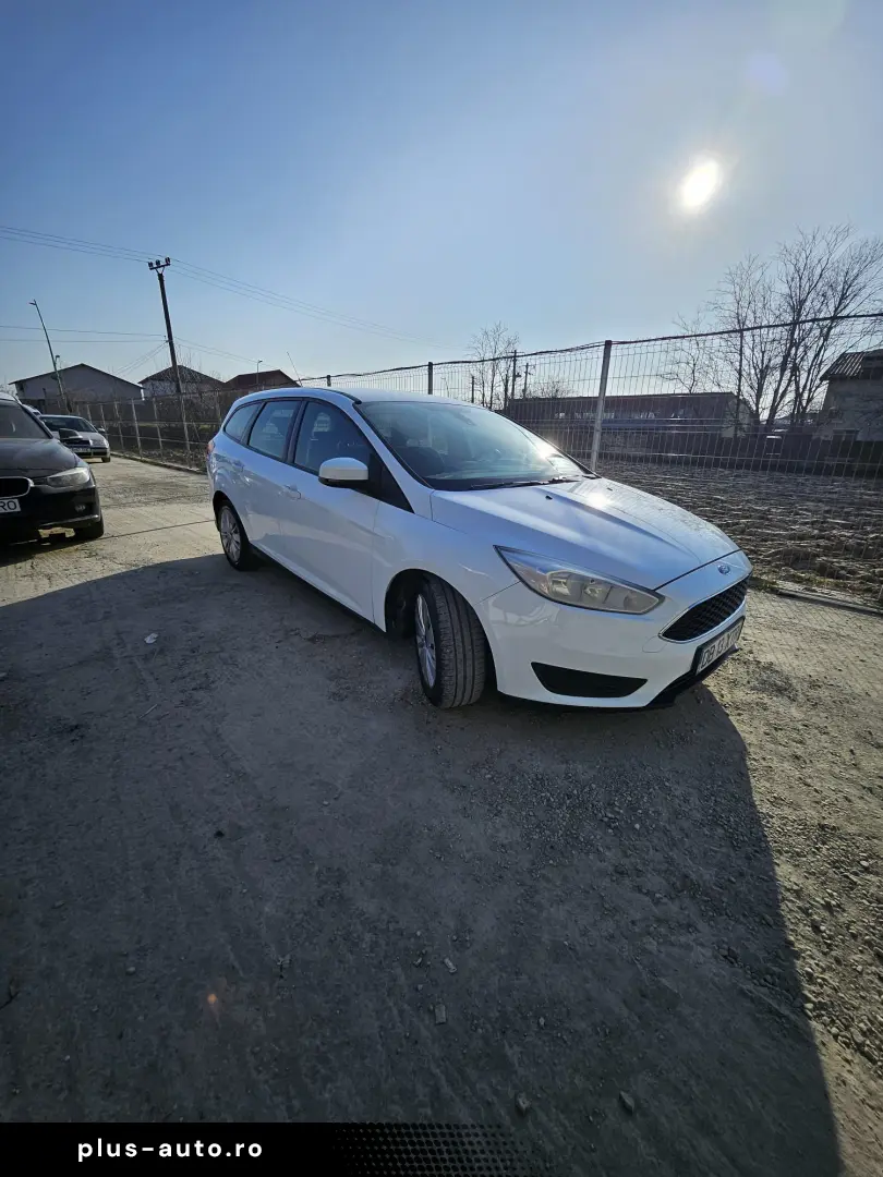 Ford focus 2015 . 1.0 benzina IN RATE FARA AVANS