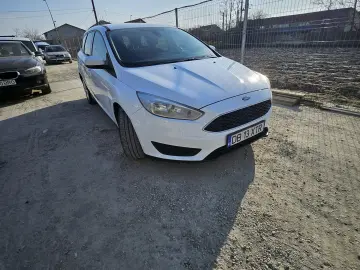 Ford focus 2015 . 1.0 benzina IN RATE FARA AVANS