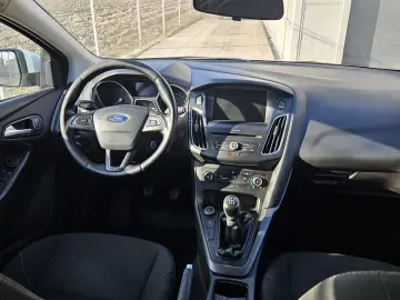 Ford focus 2015 . 1.0 benzina IN RATE FARA AVANS