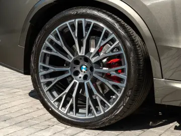 BMW X5 50e M Neuzstd  o.Gebrsp LUFTF.DR.ASS.H K.AHK.