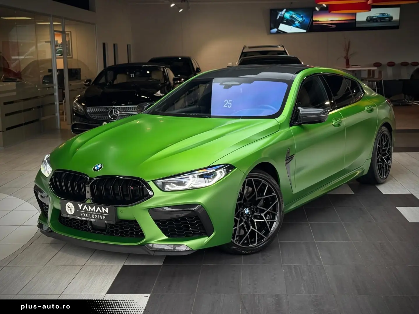 BMW M8 Competition M Carbon B&W Driver´s TV NP206