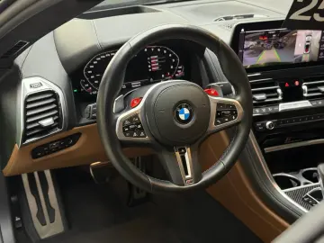 BMW M8 Competition M Carbon B&W Driver´s TV NP206