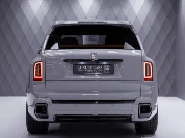 ROLLS ROYCE Cullinan Black Badge