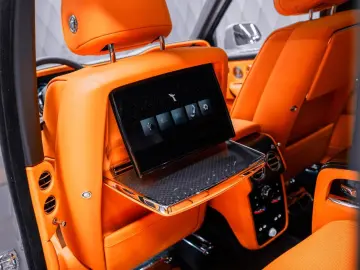 ROLLS ROYCE Cullinan Black Badge