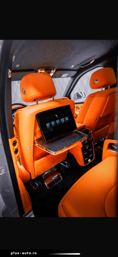 ROLLS ROYCE Cullinan Black Badge
