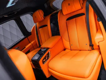 ROLLS ROYCE Cullinan Black Badge