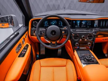 ROLLS ROYCE Cullinan Black Badge