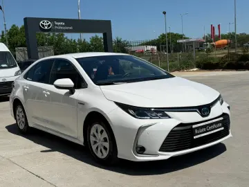 TOYOTA Corolla 1.8 Hybrid Business
