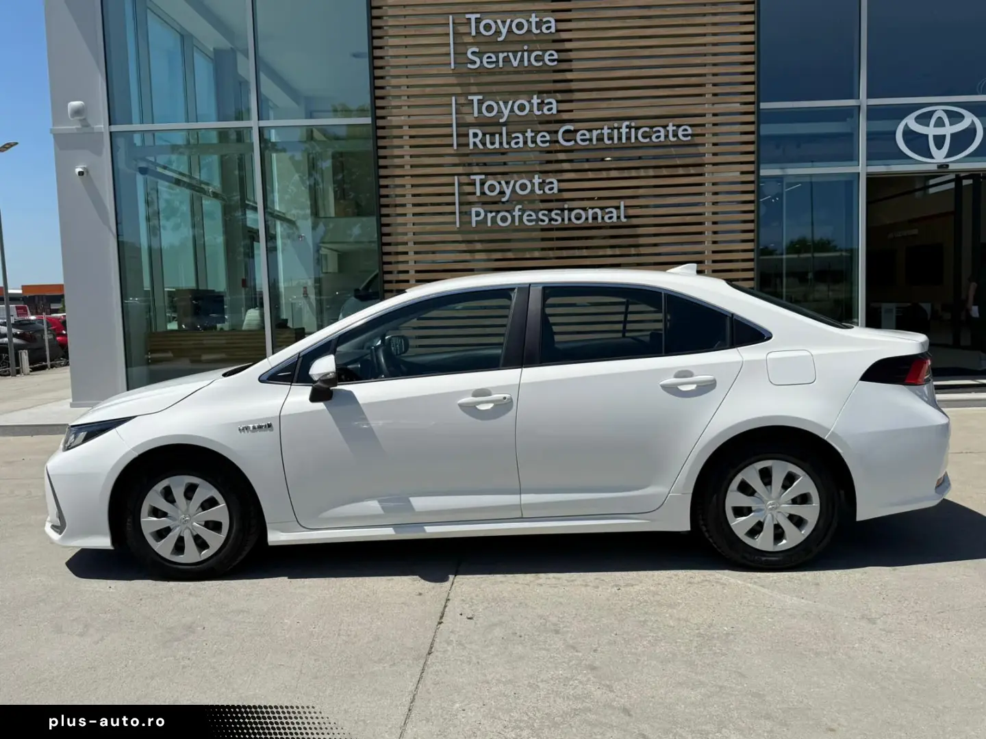 TOYOTA Corolla 1.8 Hybrid Business