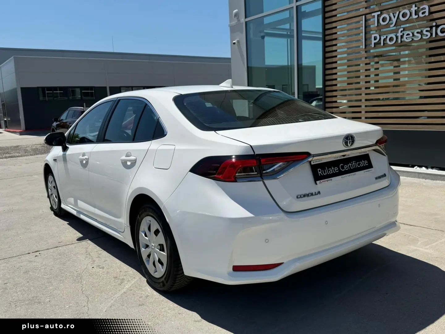 TOYOTA Corolla 1.8 Hybrid Business