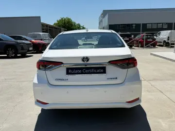 TOYOTA Corolla 1.8 Hybrid Business