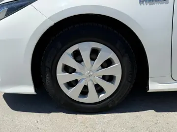 TOYOTA Corolla 1.8 Hybrid Business
