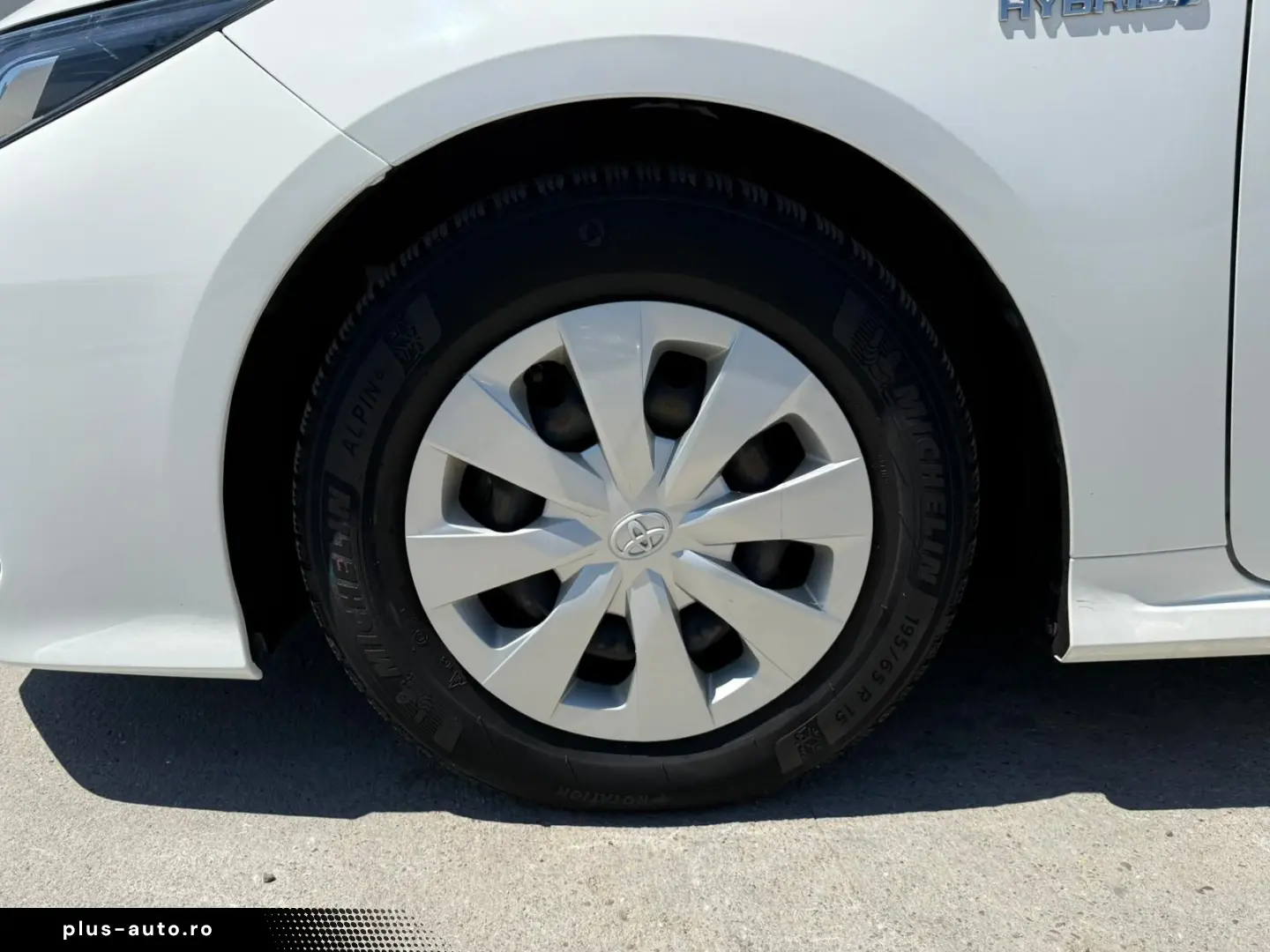 TOYOTA Corolla 1.8 Hybrid Business