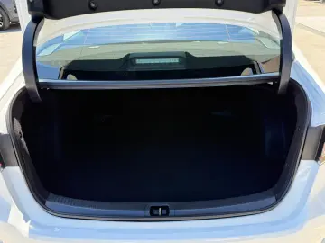 TOYOTA Corolla 1.8 Hybrid Business