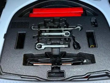 TOYOTA Corolla 1.8 Hybrid Business
