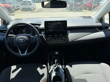 TOYOTA Corolla 1.8 Hybrid Business